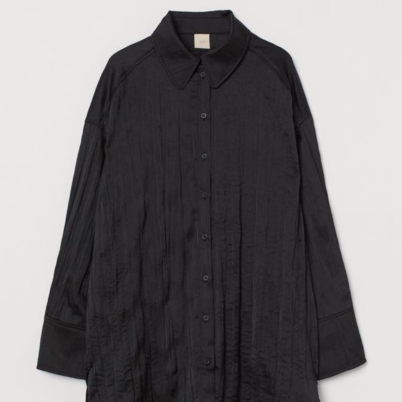 Oversized Black Satin Shirt 🖤 - Picture 3 of 5